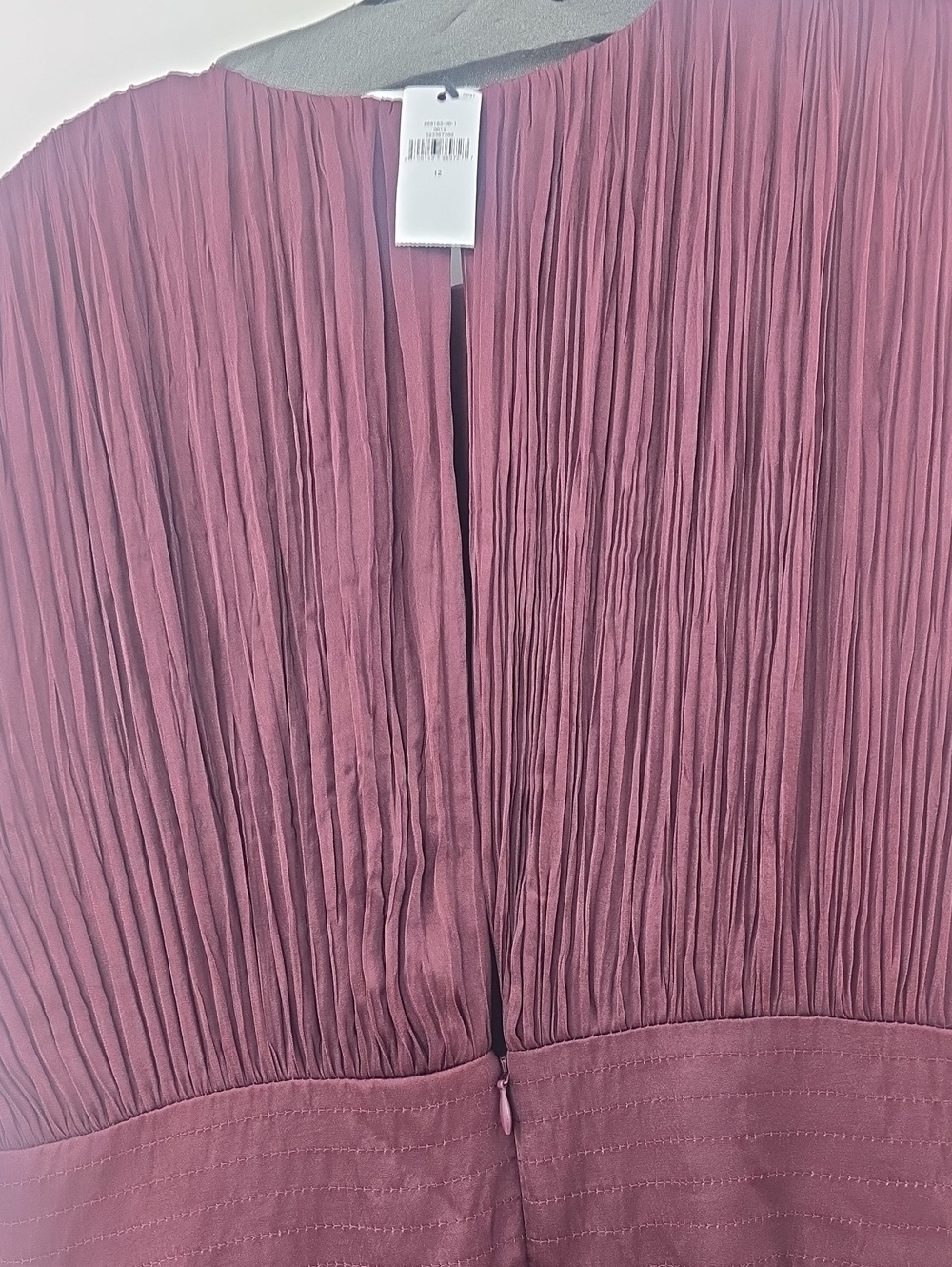Banana Republic Elegant Sleeveless Pleated Midi Dress in Deep Plum - Picture 10 of 13